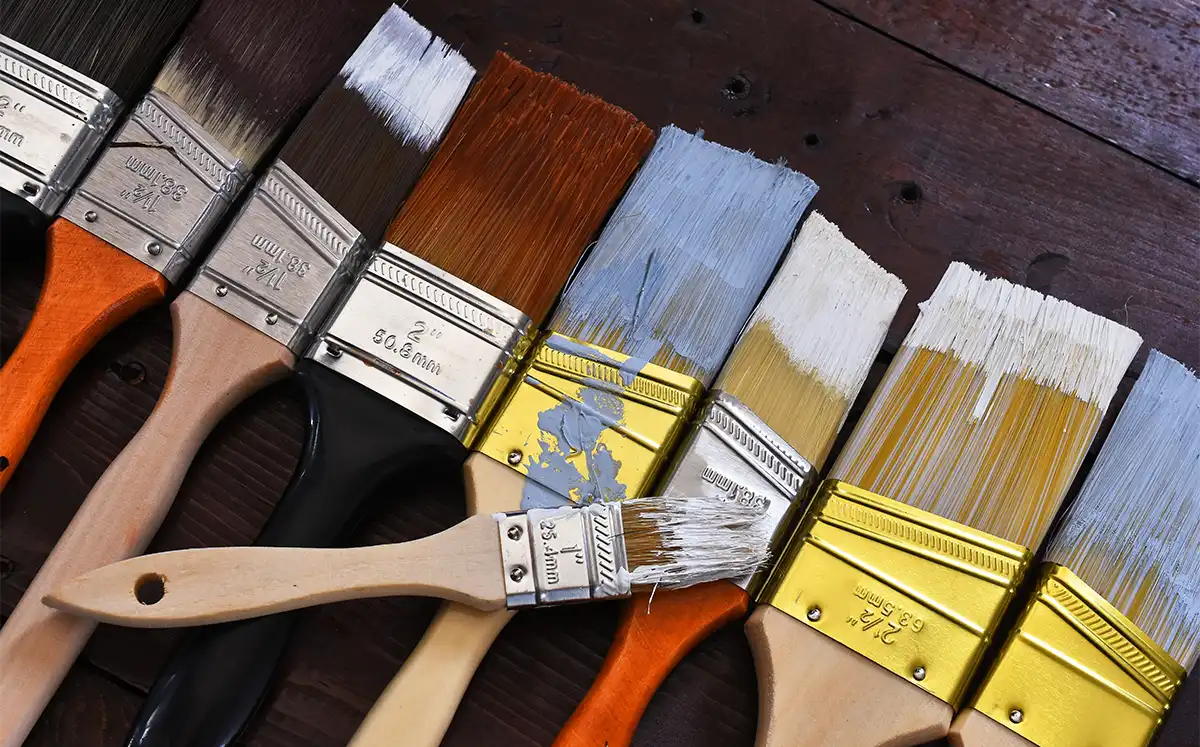 Before throwing dry and old paintbrushes, read this article first.